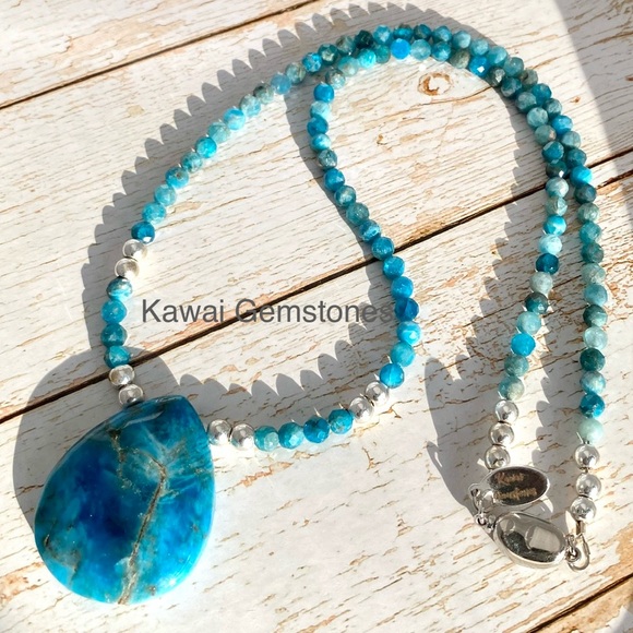 Kawai Gemstones Jewelry - Apatite Pendant Necklace